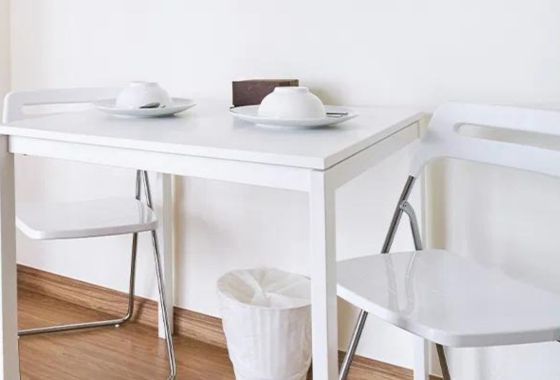 These folding chairs will ship in time for your holiday plans