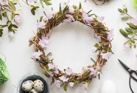 Beautiful spring wreaths to brighten up your door this season