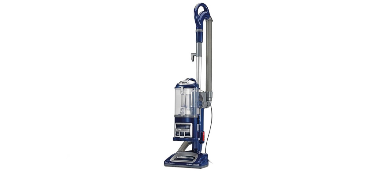 Shark Upright Vacuum, Navigator Lift-Away Deluxe Shark Upright Vacuum, Navigator Lift-Away Deluxe