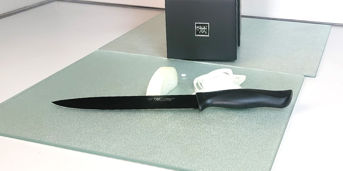 Black Hunter.Dual Knife Set knife on counter Black Hunter.Dual Knife Set knife on counter