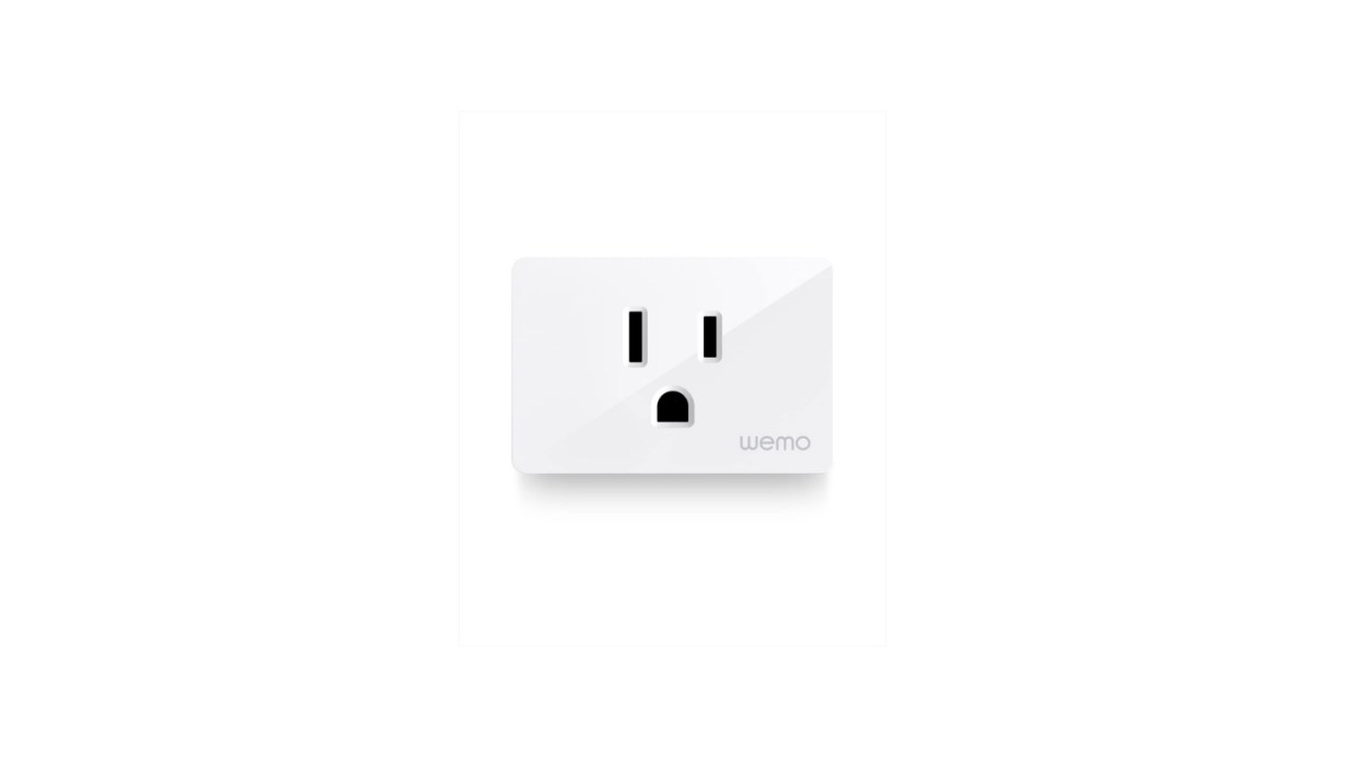 Wemo Smart Plug (Simple Setup Smart Outlet for Smart Home  Wemo Smart Plug (Simple Setup Smart Outlet for Smart Home