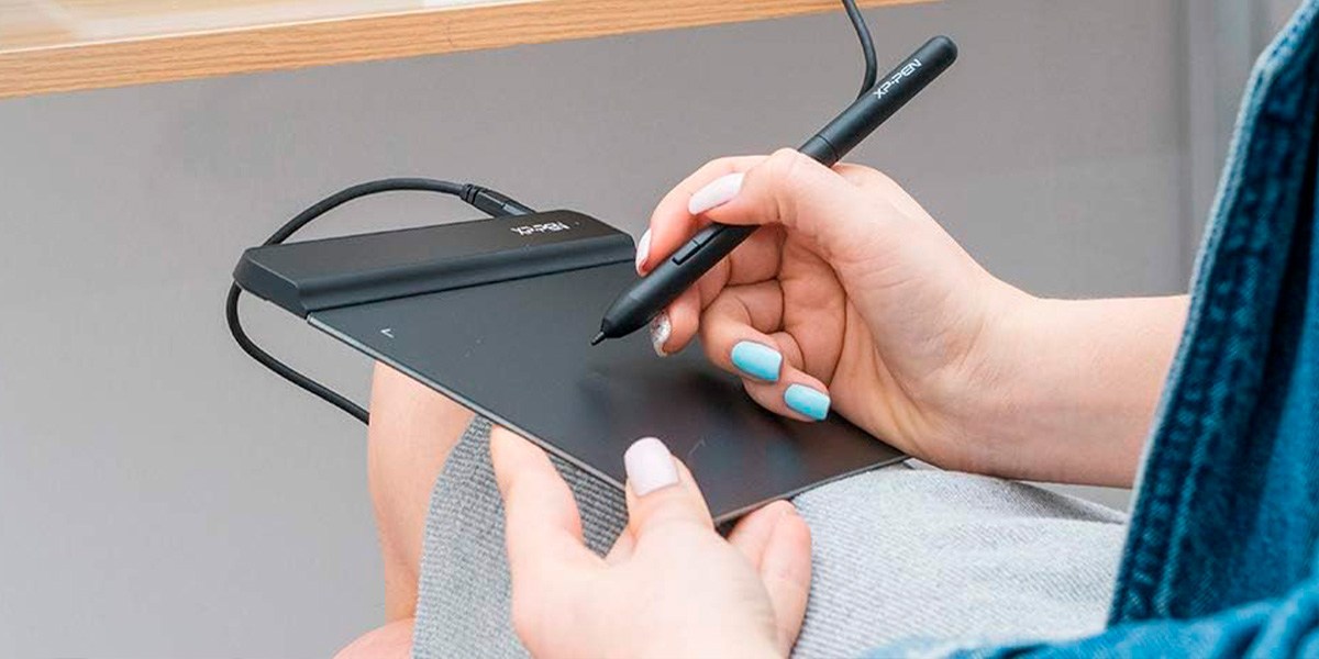 Person using XP-Pen Star G640 Stylus Person using XP-Pen Star G640 Stylus