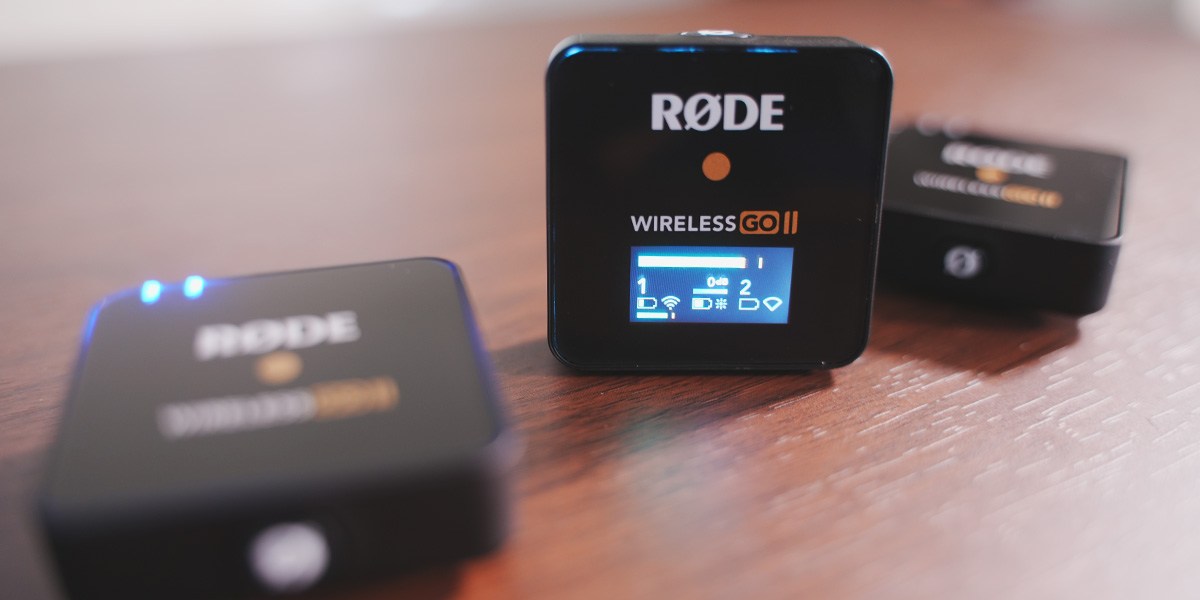 Rode Wireless Go II on table Rode Wireless Go II on table