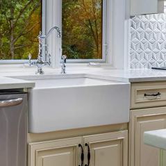 Fine Fixtures Sutton 24" Fireclay sink