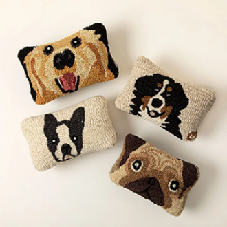 https://cdn8.bestreviews.com/images/product-images/uncommon_goods_dog_face_pillow.png?p=w325