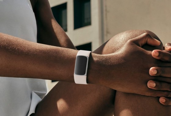 Fitbit users will soon have access to free Peloton classes