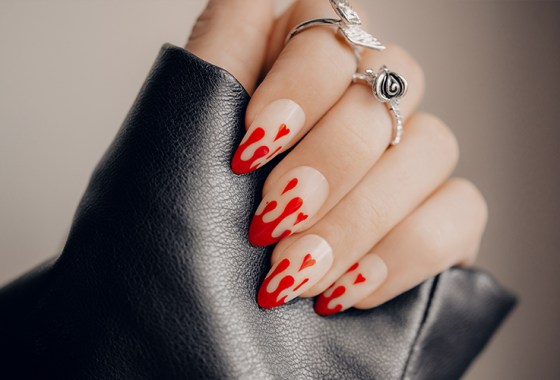 Valentine's Day nails: design inspiration, romantic nail polishes and kits 