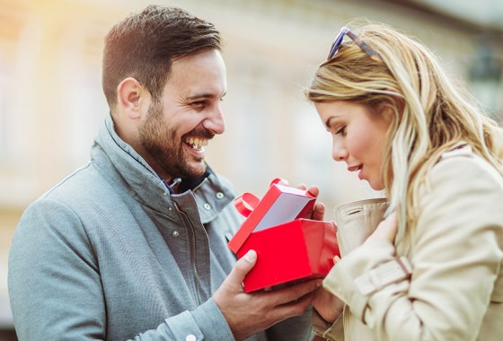 The best budget gifts for your girlfriend