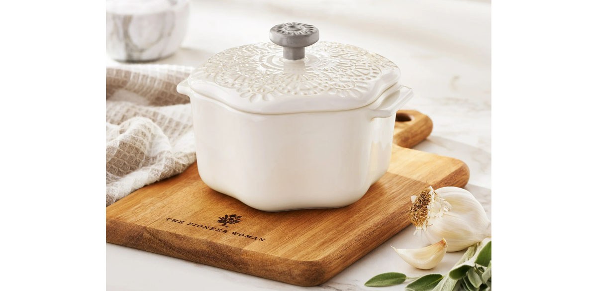 The Pioneer Woman Stoneware 2 Cup Snowflake Cocotte with Lid, White