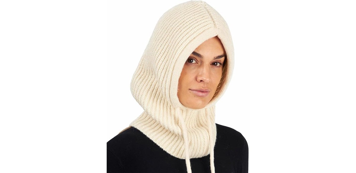 MELIFLUOS DESIGNED IN SPAIN Hooded Scarf Beanie