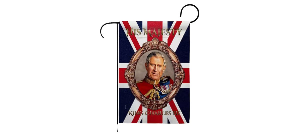 Best His Majesty CR III Garden Flag Best His Majesty CR III Garden Flag