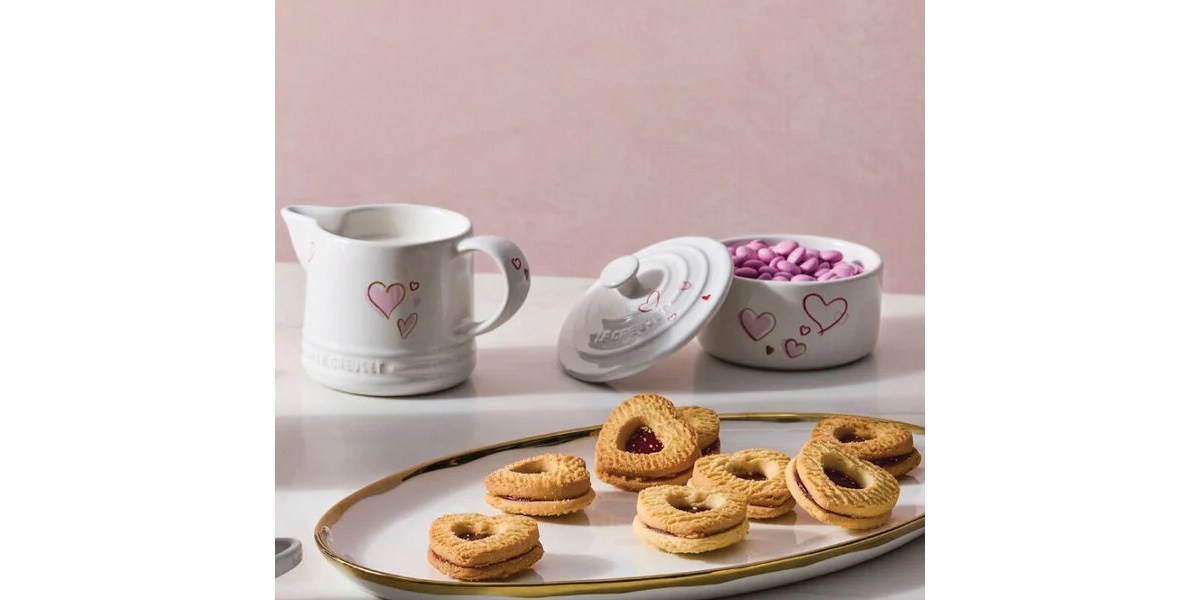 Le Creuset Mon Coeur Collection Signature Cream and Sugar Set
