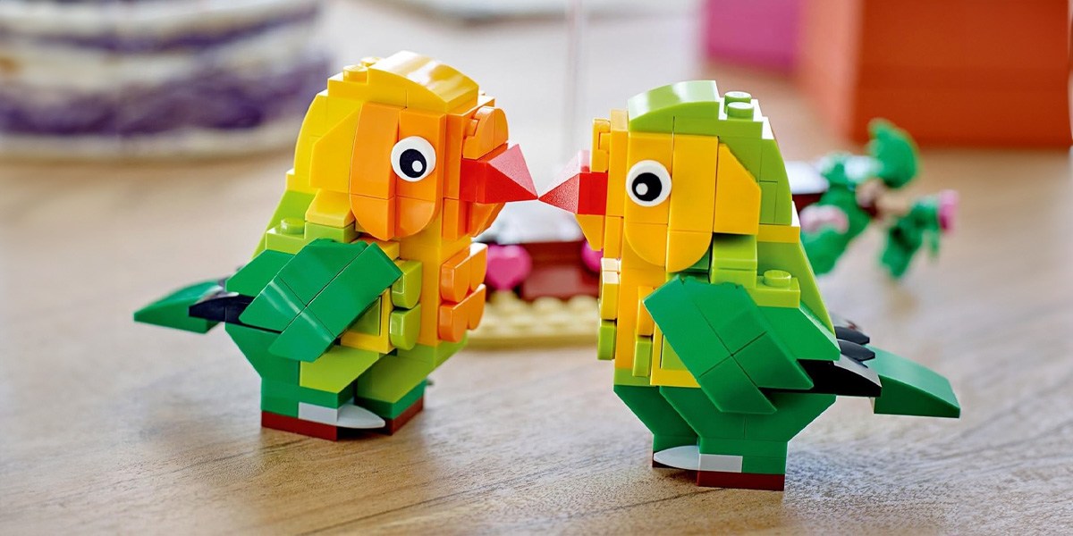 LEGO Valentine Lovebirds Building Toy Set
