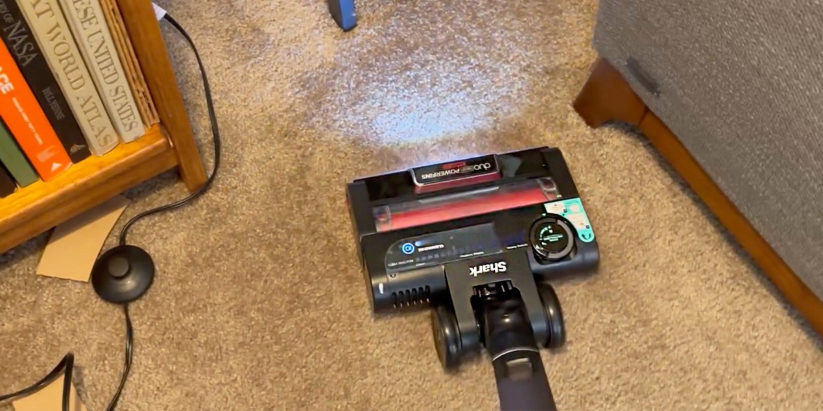 Shark Vertex Cordless on carpet