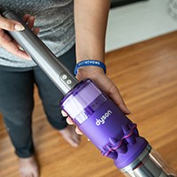 Cordless vacuum filter